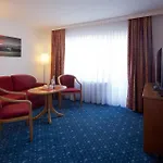 Hotel Knaus Am Hafen 3*
