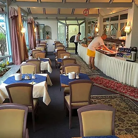 Hotel Knaus Am Hafen