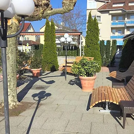 Hotel Knaus Am Hafen 3*