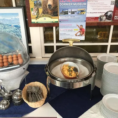 Hotell Knaus Am Hafen 3*