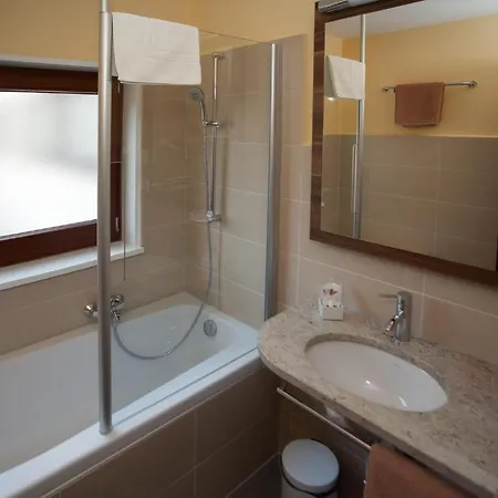 Hotell Knaus Am Hafen 3*