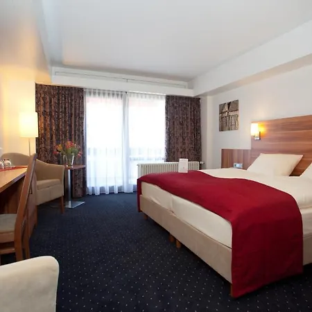 Knaus Am Hafen Hotell 3*