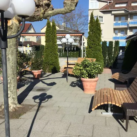 Knaus Am Hafen Hotell 3*