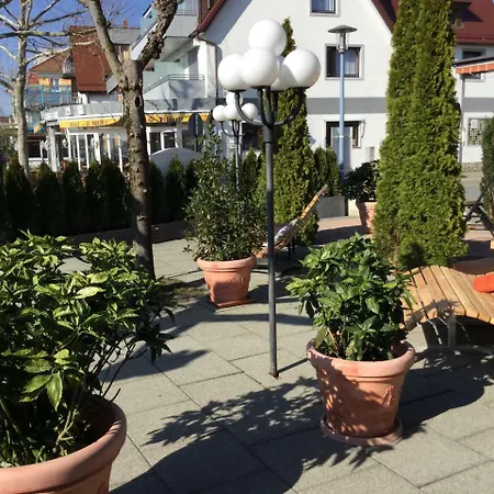 Knaus Am Hafen 호텔 울딘겐물호펜