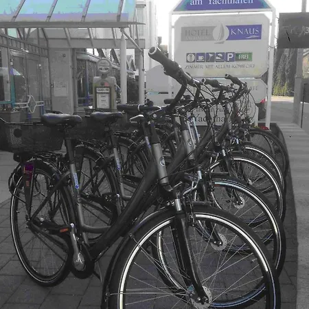 Knaus Am Hafen 울딘겐물호펜