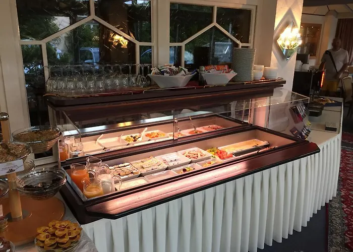 Hotel Knaus Am Hafen 3*