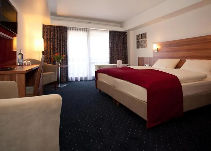 Hotel Knaus Am Hafen 3*