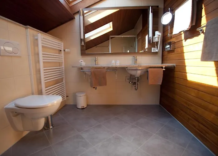 Knaus Am Hafen Hotel 3*