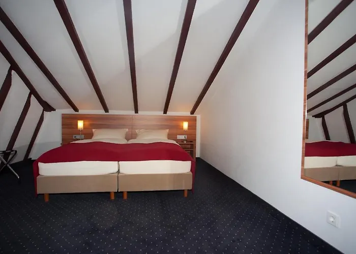 Knaus Am Hafen Hotel 3*