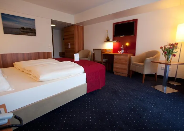 Hotel Knaus Am Hafen 3*