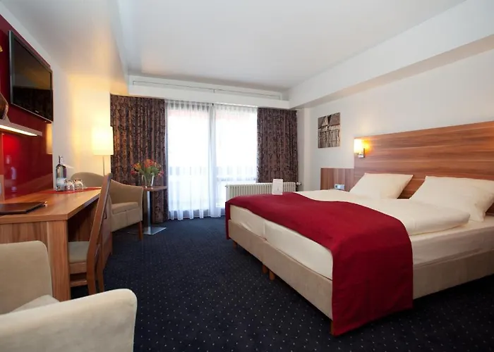 Knaus Am Hafen Hotel 3*