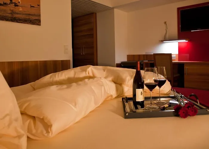 Hotel Knaus Am Hafen 3*