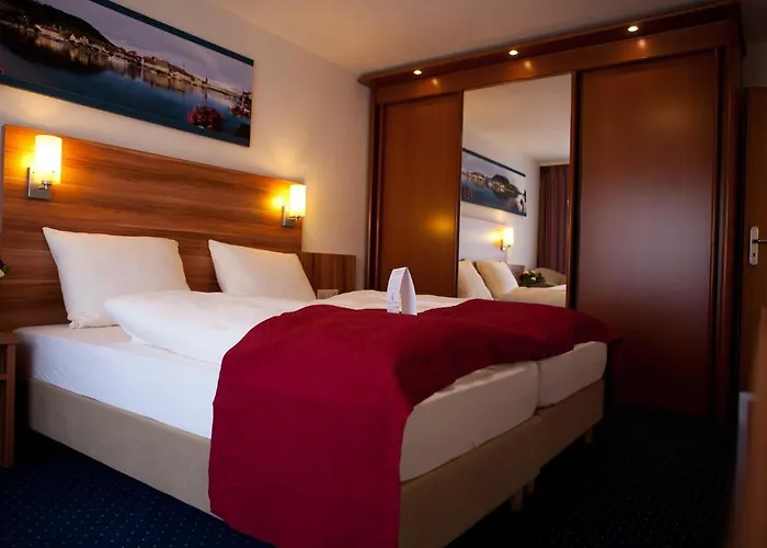 Knaus Am Hafen Hotel Uhldingen-Mühlhofen