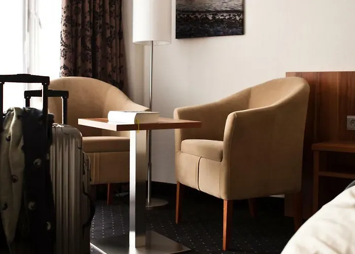 Hotel Knaus Am Hafen 3*